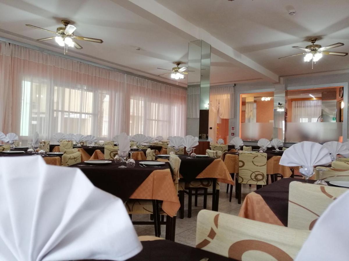 Hotel Alba Rimini Eksteriør billede